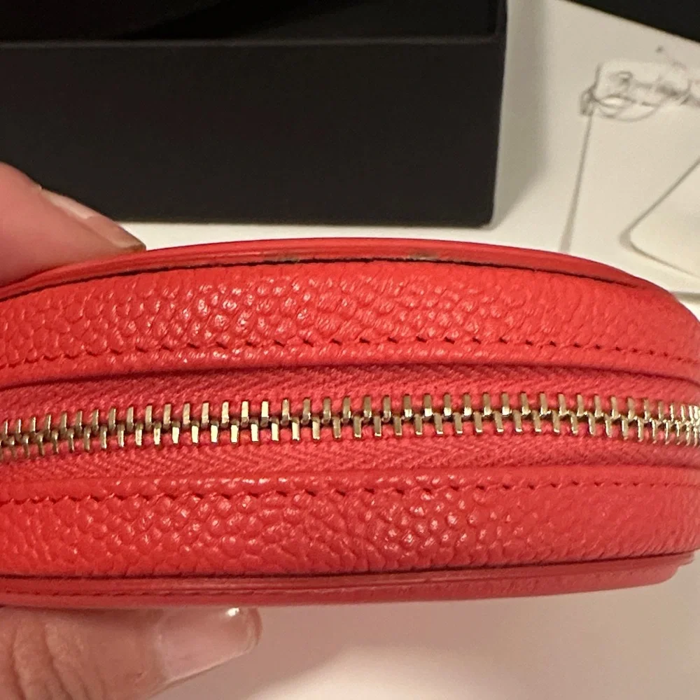 CHANEL Red Pebbled Caviar Leather Round CC Filigree Coin Purse - Picture 4 of 7